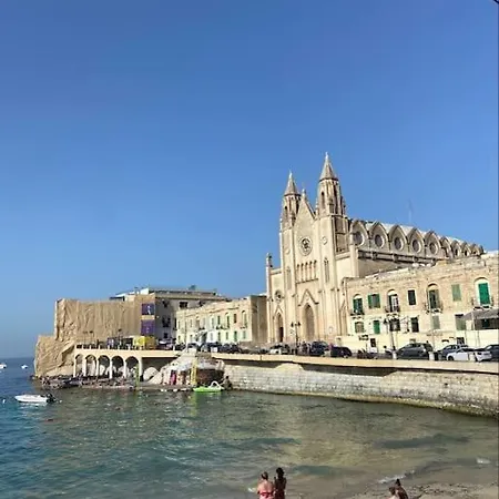 2br With Balcony & Sea Views By 360 Estates *