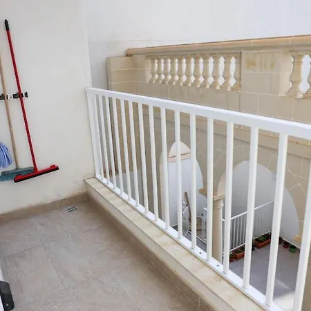 2br With Balcony & Sea Views By 360 Estates *