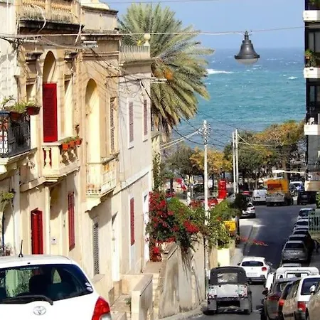 2br With Balcony & Sea Views By 360 Estates Apartament