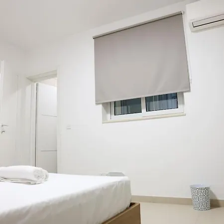 2br With Balcony & Sea Views By 360 Estates