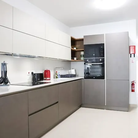 2br With Balcony & Sea Views By 360 Estates Apartman *