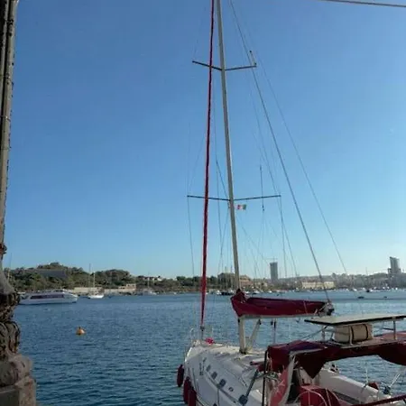 Διαμέρισμα 2br With Balcony & Sea Views By 360 Estates *