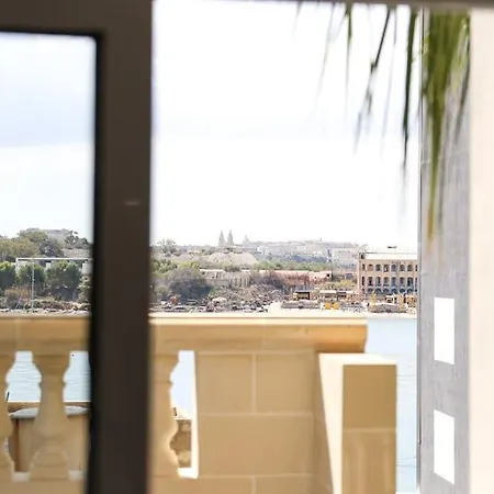 2br With Balcony & Sea Views By 360 Estates